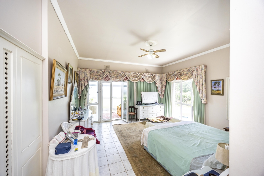 5 Bedroom Property for Sale in Gonubie Eastern Cape